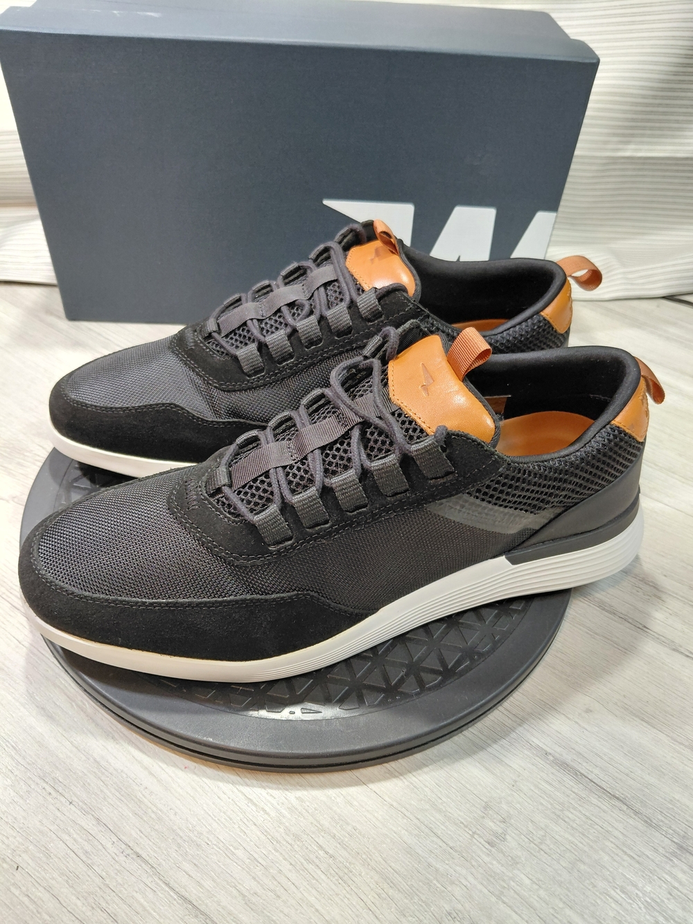 NEW Wolf & Sheperd Men's Cross Over Vixtory Trainer Casual Shoes Black SIZE 10.5